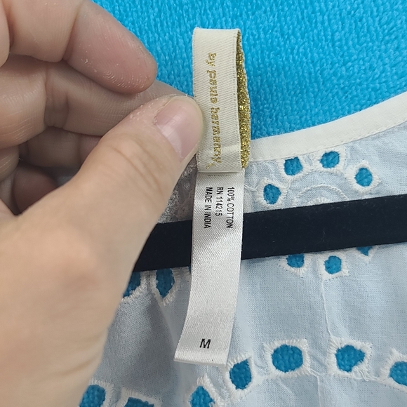 Vix by Paula Hermanny white eyelet coverup. - Picture 7 of 7